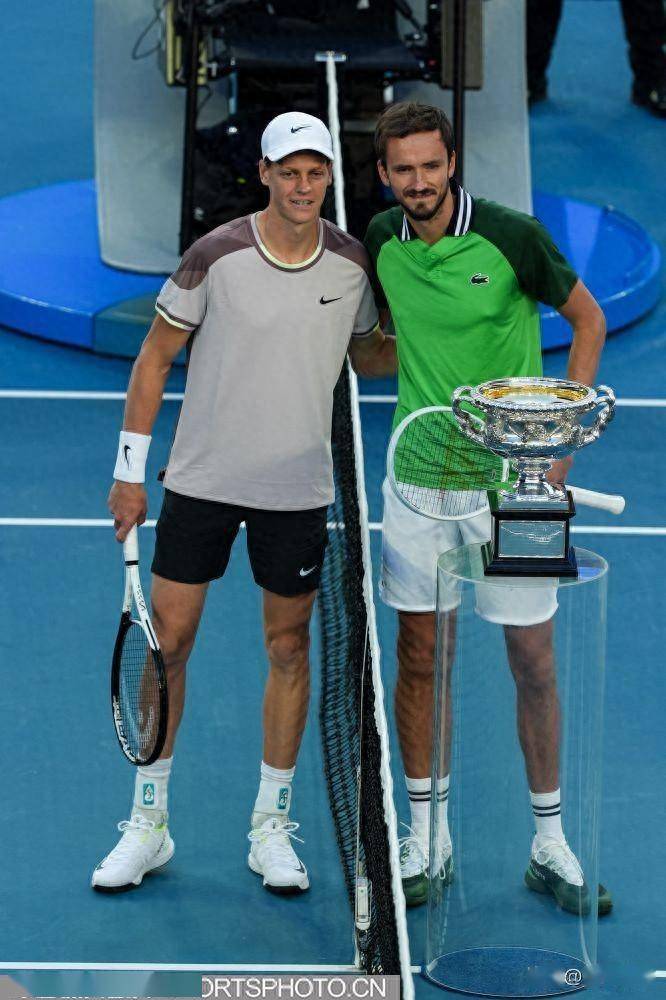 法国网球队碾压澳大利亚网球队,梅德韦杰夫绝境逆转 法国网球队碾压澳大利亚网球队,梅德韦杰夫绝境逆转