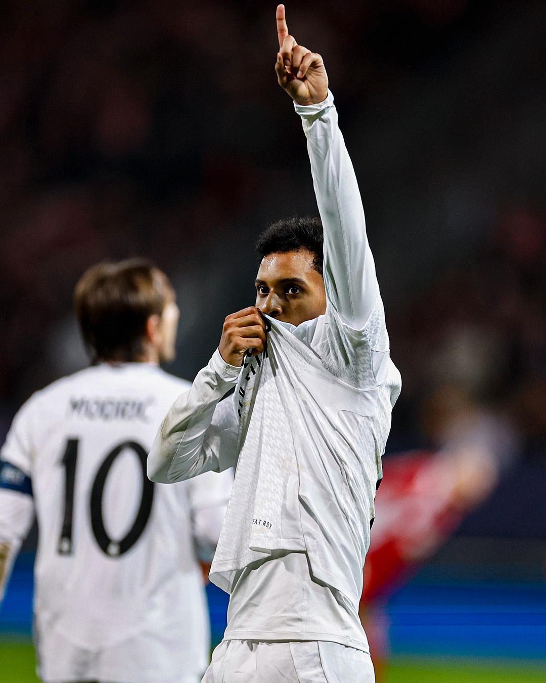 皇马主场力克里昂，成功晋级半决赛