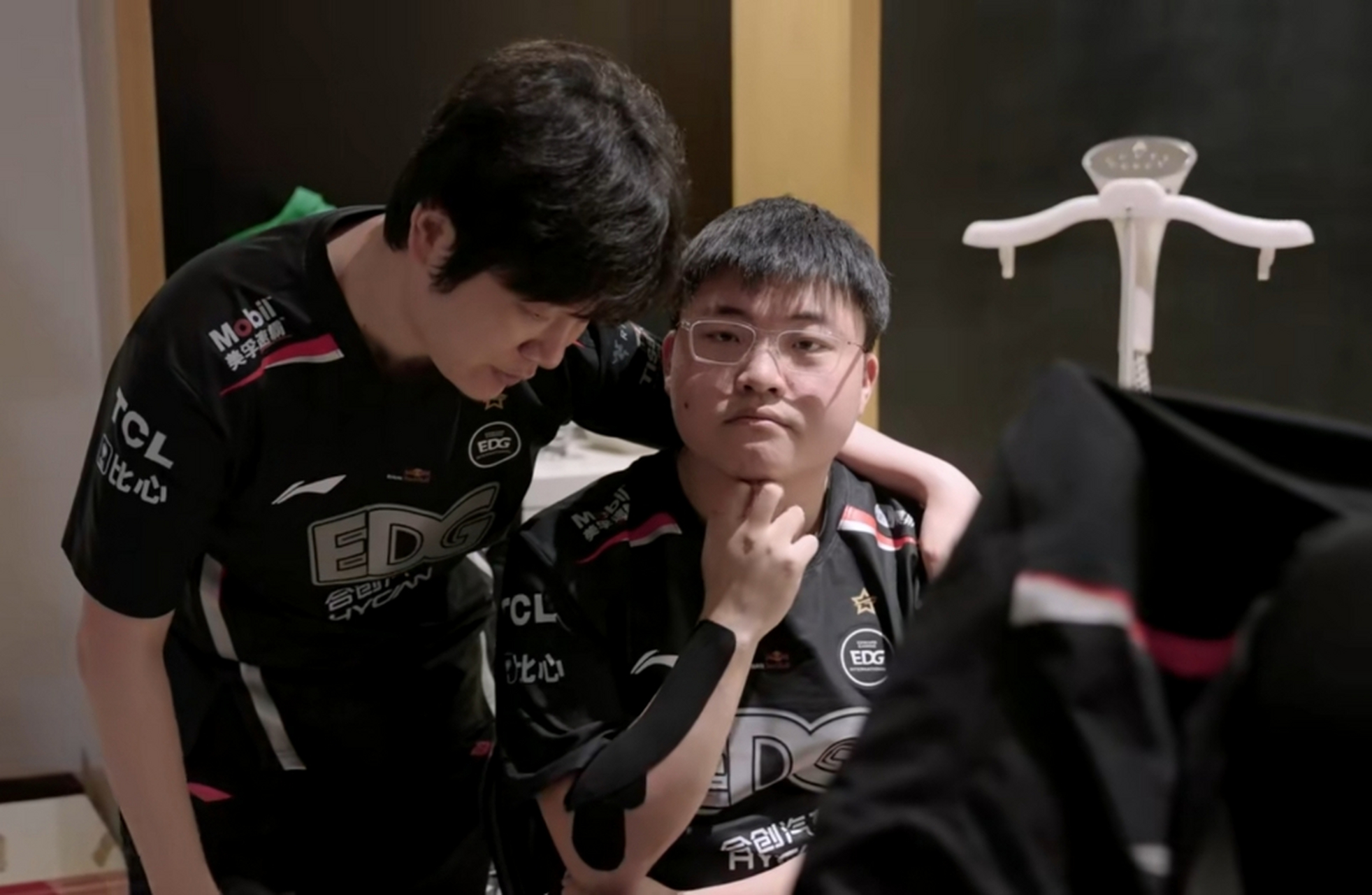 FNC轻取EDG,Uzi关键制胜 FNC轻取EDG,Uzi关键制胜